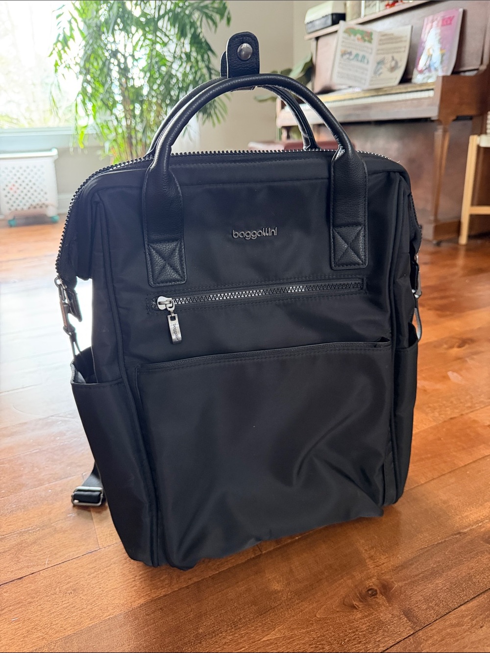 Baggallini Black SoHo Backpack Laptop Travel Bag, Nylon